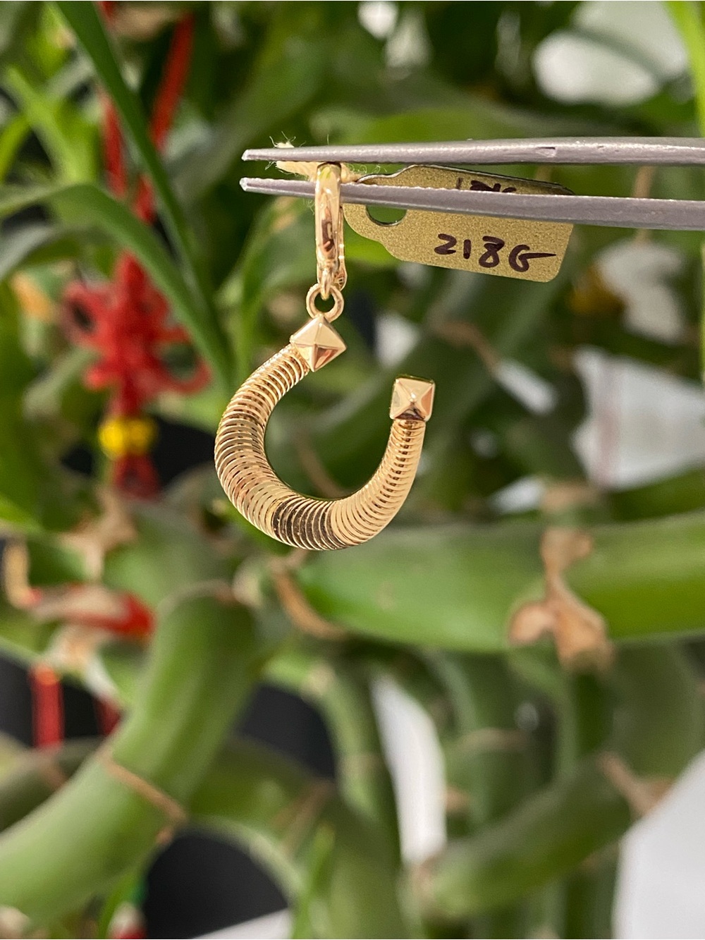 18K Yellow Gold Horseshoe Pendant